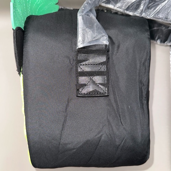 VICTORIA'S SECRET "PINK" LIMITED SPECIAL PINEAPPLE COOLER BAG - Picture 6 of 10